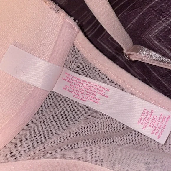 Victoria’s Secret Very Sexy Push-Up Bra - Picture 8 of 8